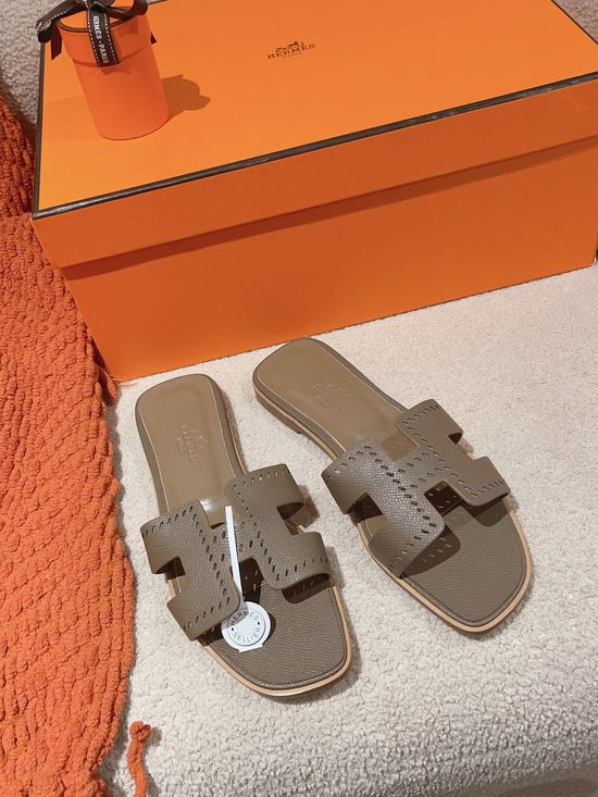 Hermes Classic Slip On Leather Sandals Versatile Comfortable Footwear