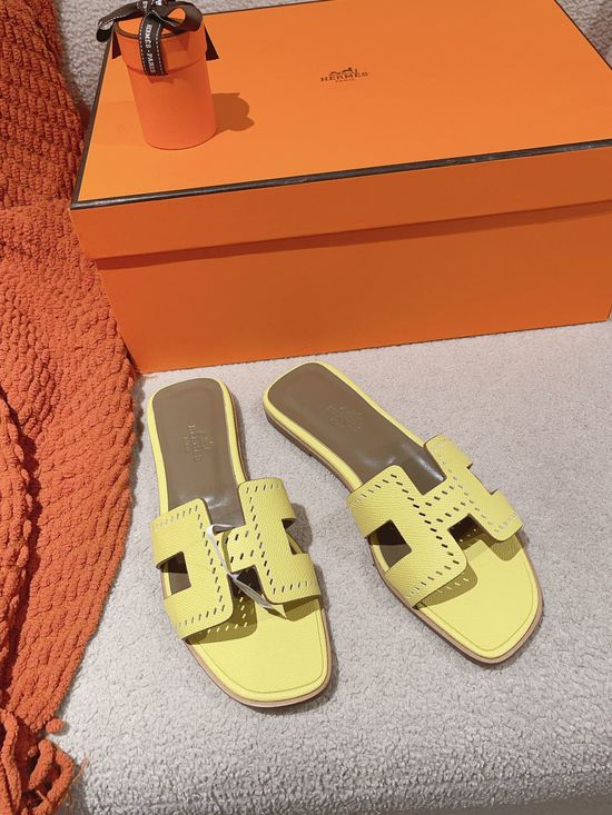 Hermes Classic Slip On Leather Sandals Versatile Comfortable Footwear