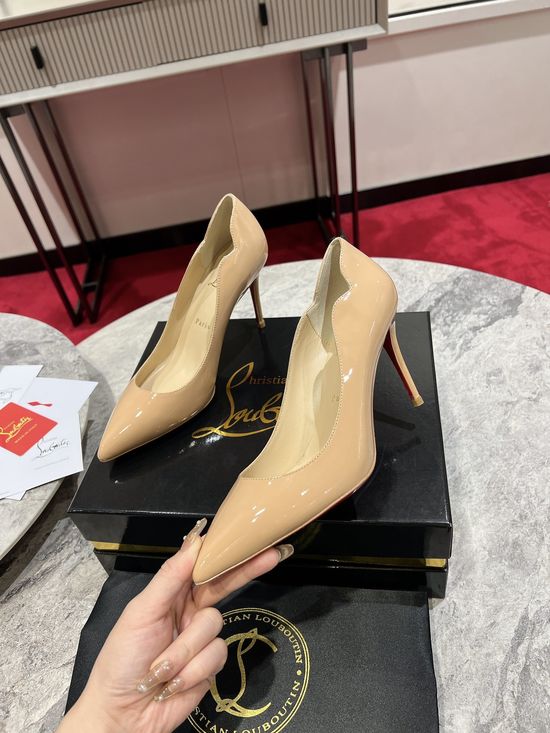 Christian Louboutine Wavy Edge Pumps Patent Leather Premium Sheepskin Lining