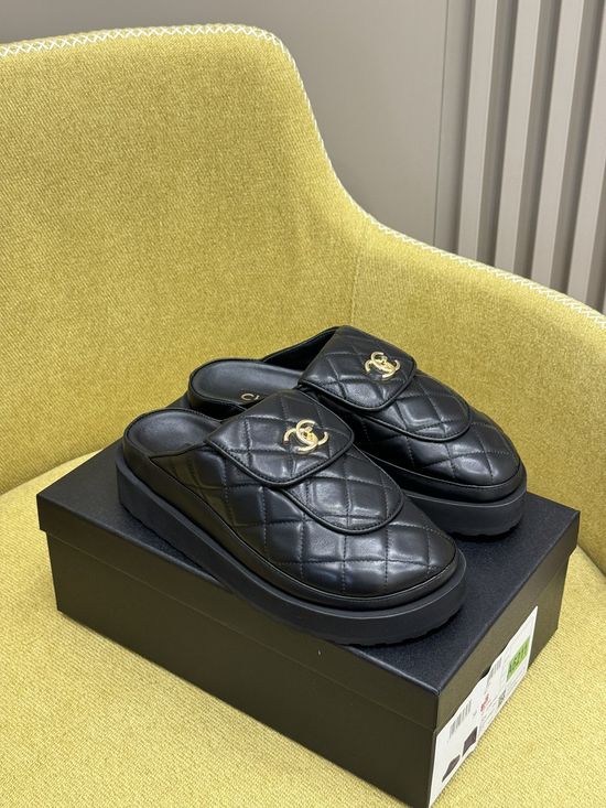 Chanel Comfortable Slip-on Clogs Soft Sheepskin Upper Platform Sole