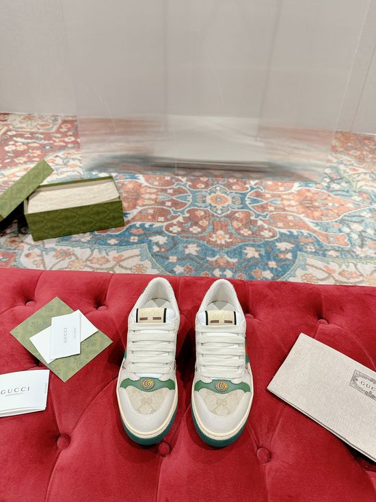 Gucci Classic Distressed Casual Footwear with Shiny Rhinestone Chain