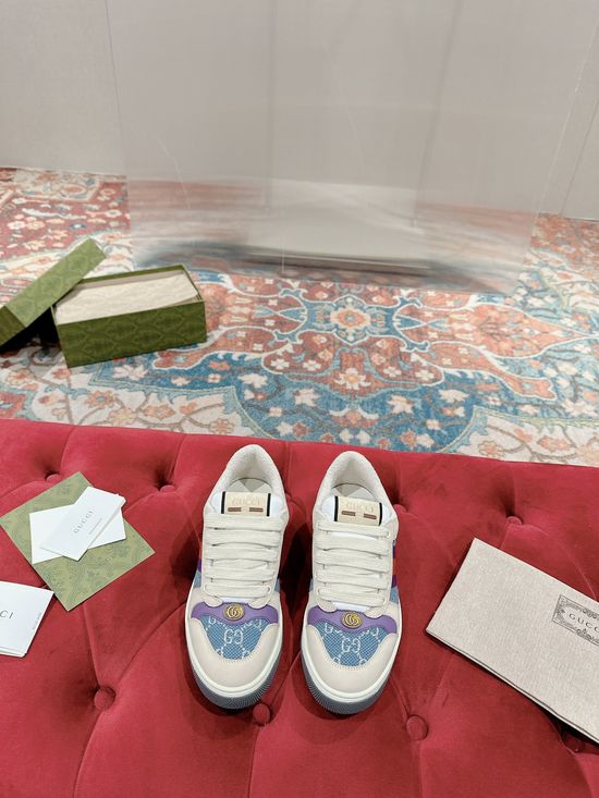 Gucci Classic Distressed Casual Footwear with Shiny Rhinestone Chain