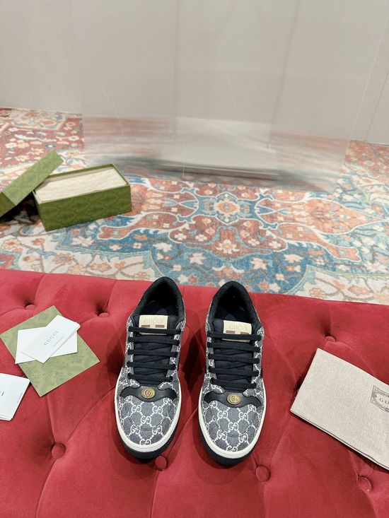 Gucci Vintage Distressed Casual Sneakers with Removable Decorations