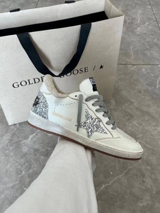 Golden Goose Soft Lined Distressed Leather Casual Sneakers With Extra Insoles