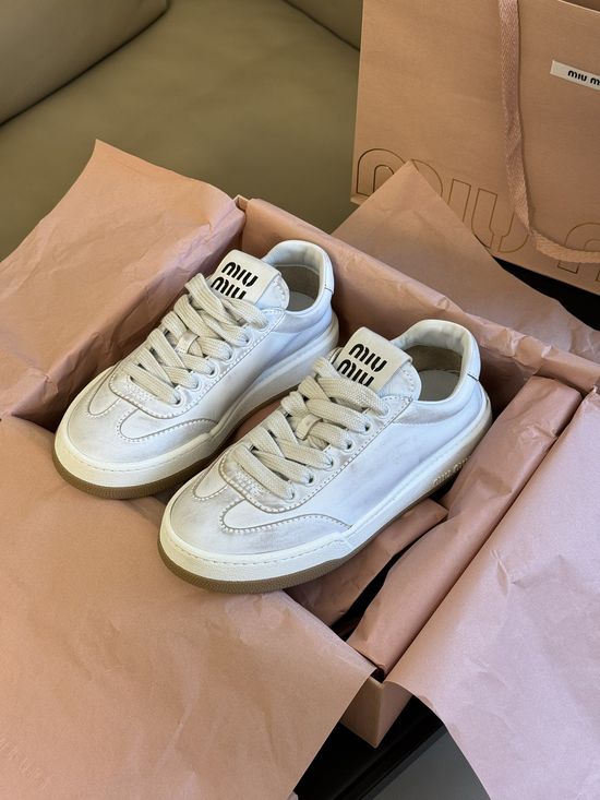 Miu Miu Classic Casual Versatile Training Shoes