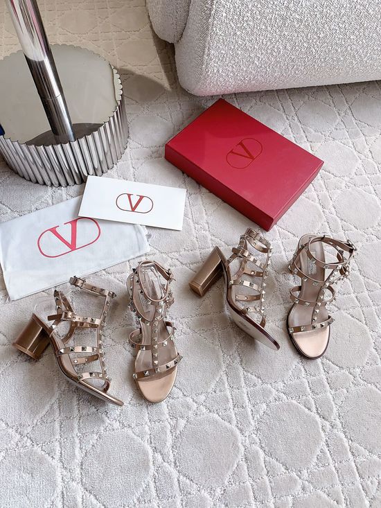 Valentino Rivet High Heel Sandals Elegant And Versatile