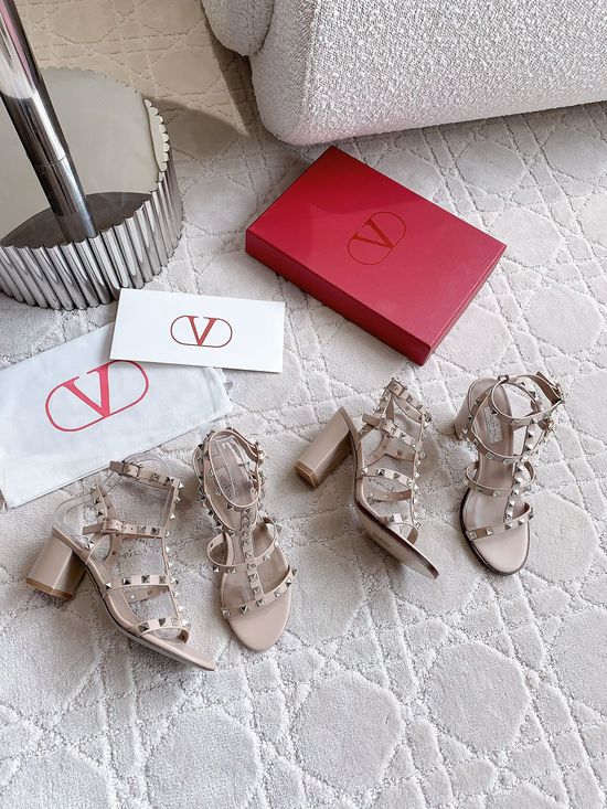Valentino Rivet High Heel Sandals Elegant And Versatile
