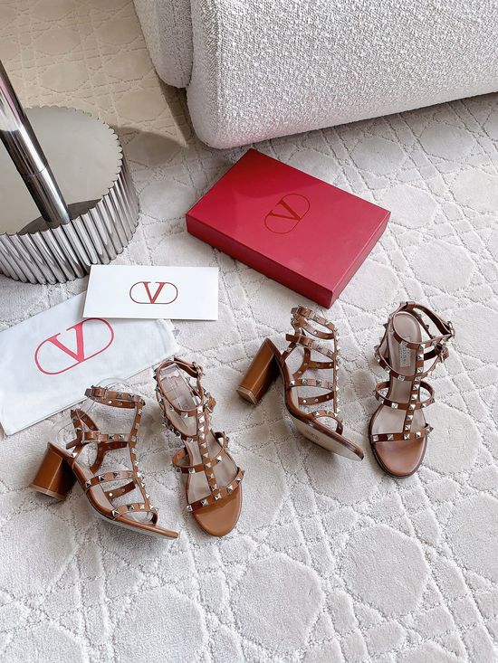 Valentino Rivet High Heel Sandals Elegant And Versatile