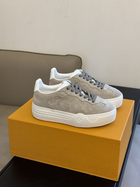 Louis Vuitton Premium Soft Leather Sneakers with Cushioned Insole