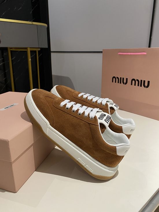 Miu Miu Vintage Casual White Sneakers Lightweight Comfort Sole