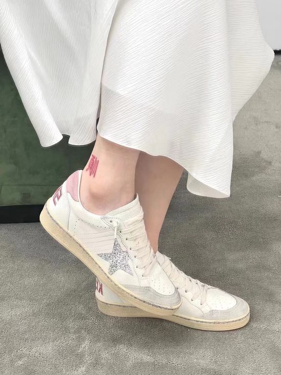 Golden Goose Vintage Distressed Platform Casual Sneakers with Silver Star Accent