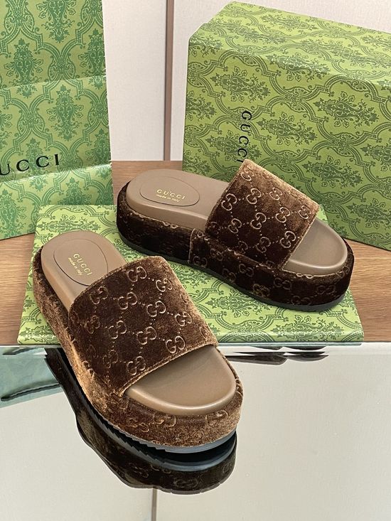 Gucci Embroidered Velvet Comfort Casual Slides Sandals