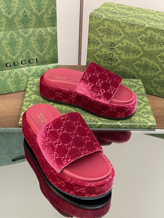 Gucci Embroidered Velvet Comfort Casual Slides Sandals