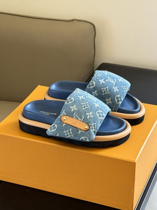 Louis Vuitton Warm Soft Down Slippers with Lightweight Sole