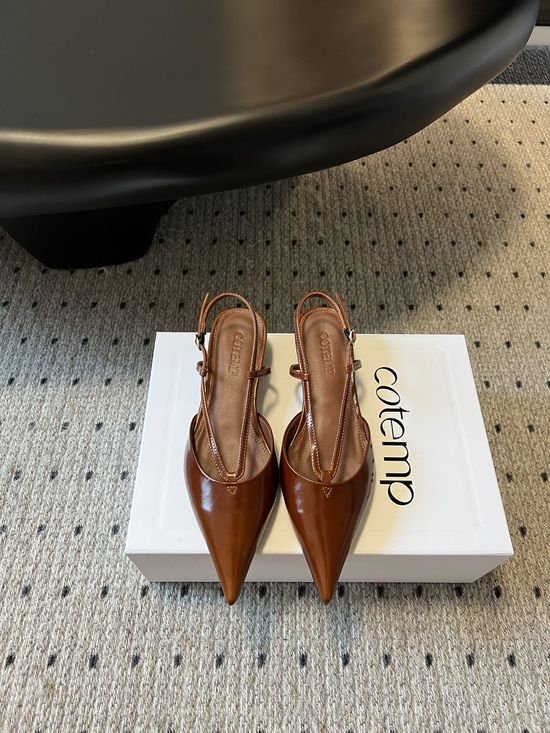 Cotem Vintage Pointed Toe Kitten Heel Pumps
