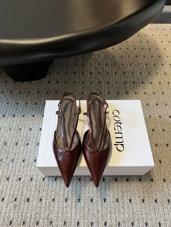 Cotem Vintage Pointed Toe Kitten Heel Pumps