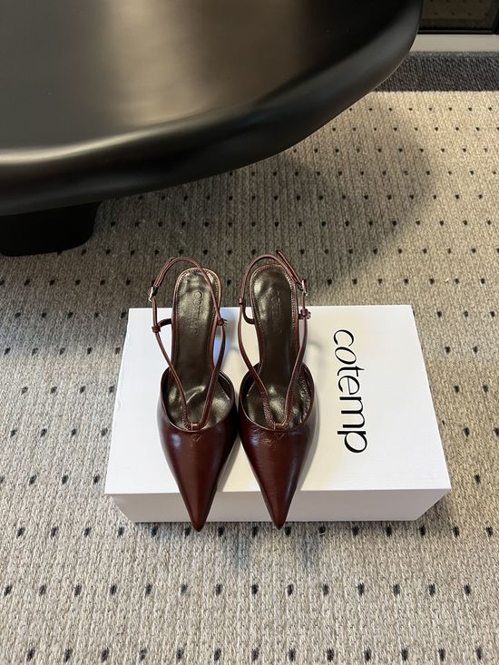 Cotem Vintage Pointed Toe Kitten Heel Pumps