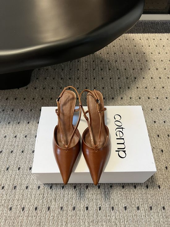 Cotem Vintage Pointed Toe Kitten Heel Pumps