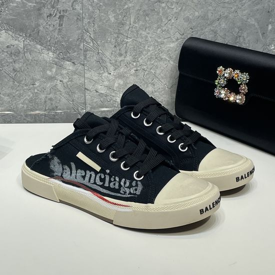 Balenciaga Vintage Distressed Canvas Casual Sneakers