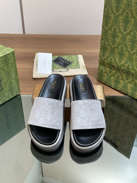 Gucci Embroidered Velvet Comfort Casual Slides Sandals