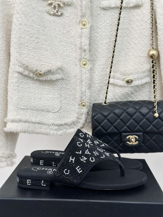 Chanel Rhinestone Flip Flops Sparkly Durable Anti-fall Diamond
