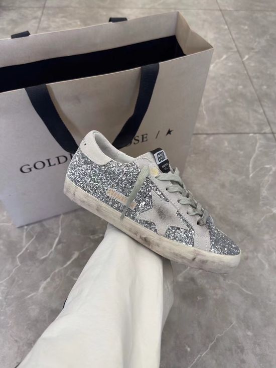 Golden Goose Premium Distressed Casual Sneakers with Comfort Inner Lining