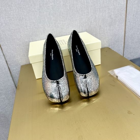 Maison Margiela Soft Leather Split Toe Slip On Casual Flats