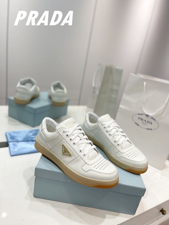 Prada High Quality Minimalist Sporty Leather Comfort Sneakers
