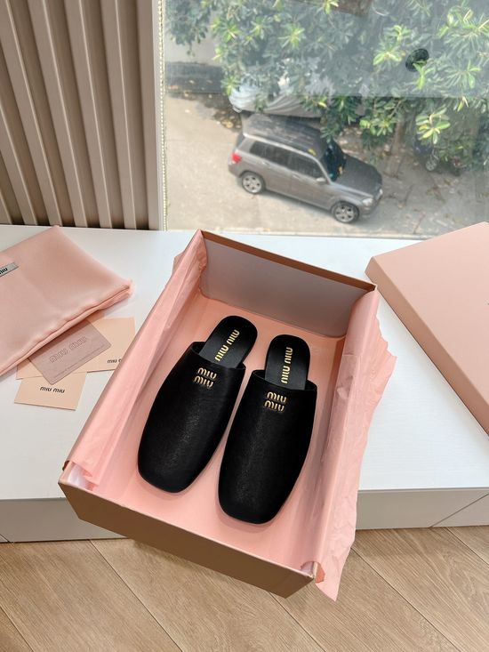 Miu Miu Closed Toe Shearling Mules Premium Sheepskin Upper Slippers