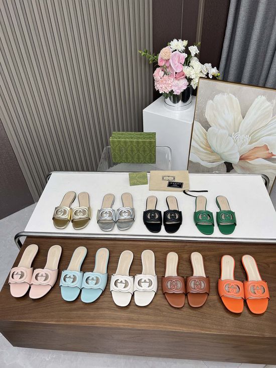 Gucci Classic Mid-heel Leather Sandals With Logo Detail
