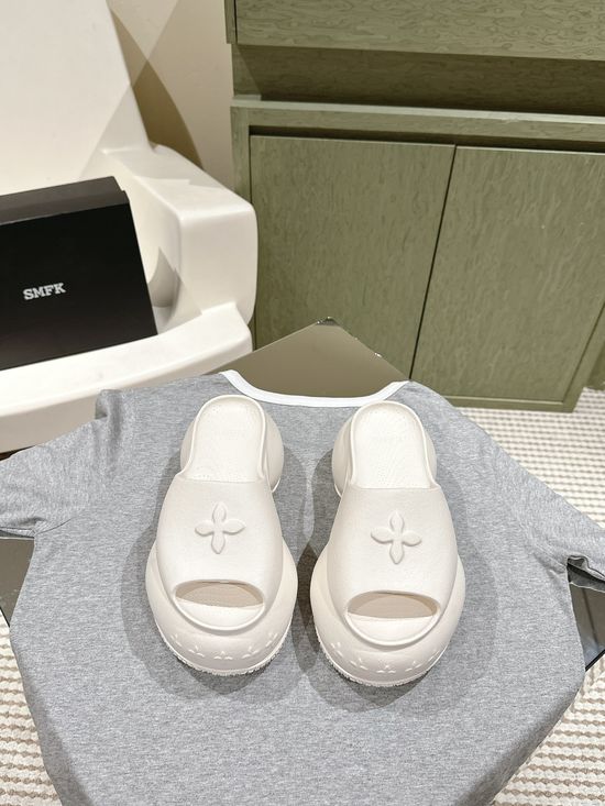 SMFK Thick Sole Non Slip Height Boosting Casual Slippers