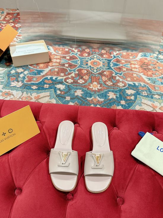 Louis Vuitton Low Heel Soft Leather Slide Sandals For Daily Wear