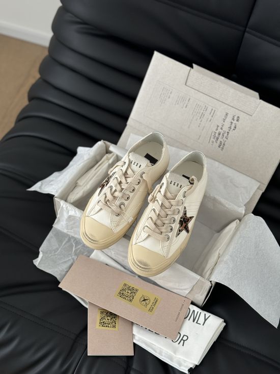 Golden Goose Casual Graffiti Distressed Sneakers Versatile Daily Footwear