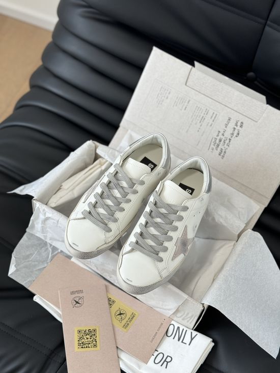 Golden Goose Casual Graffiti Distressed Sneakers Versatile Daily Footwear