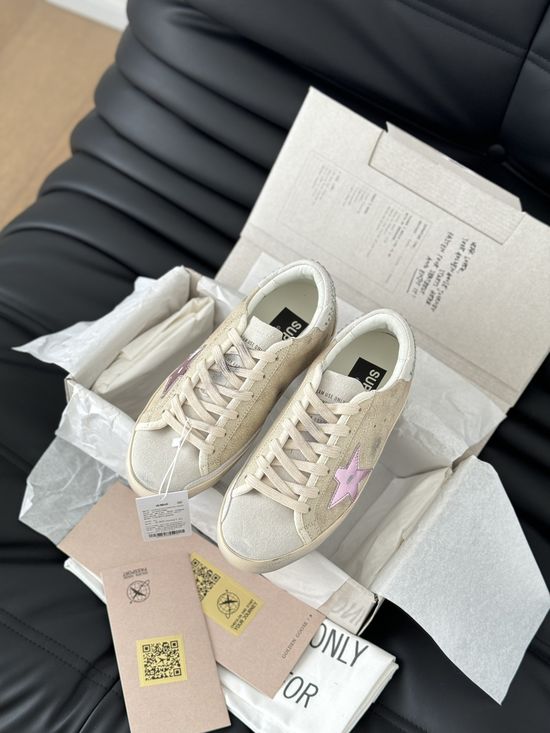 Golden Goose Casual Graffiti Distressed Sneakers Versatile Daily Footwear