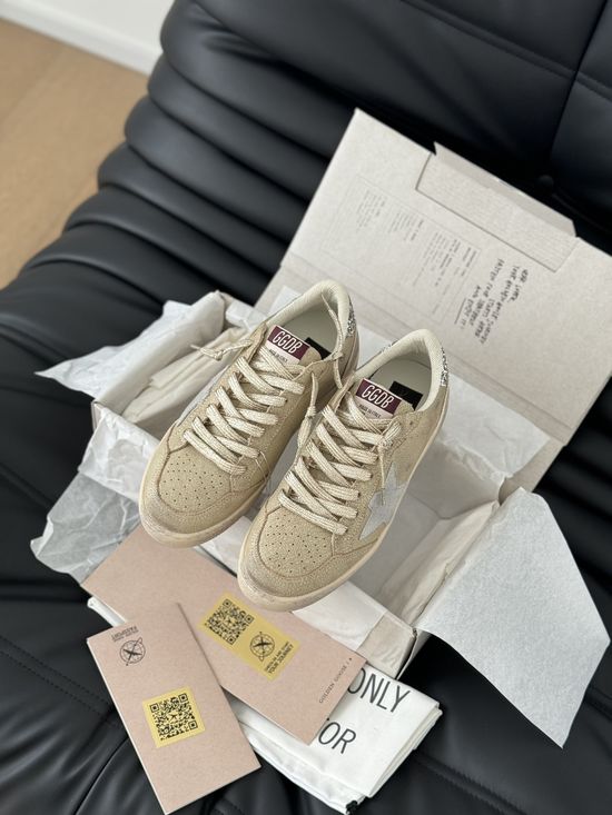 Golden Goose Casual Graffiti Distressed Sneakers Versatile Daily Footwear