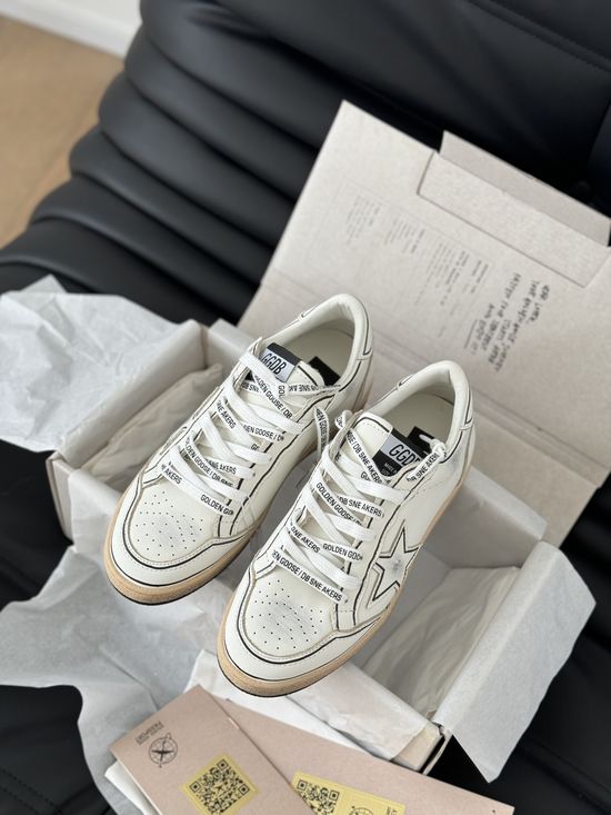 Golden Goose Casual Graffiti Distressed Sneakers Versatile Daily Footwear