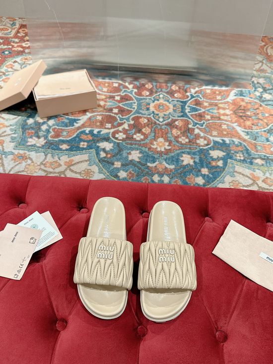 Miu Miu Quilted Soft Leather Slides Comfortable Casual Daily Slippers