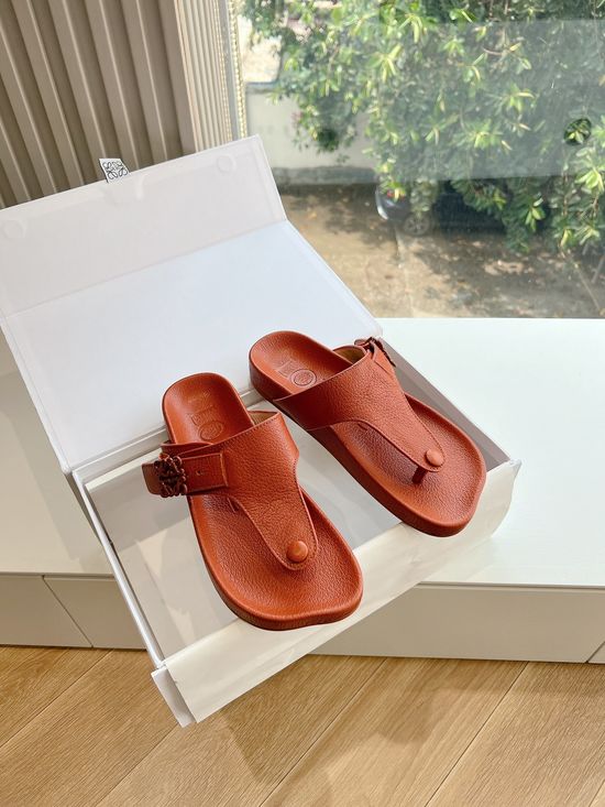 Loewe Retro Embossed Detail Round Toe Casual Slide Sandals