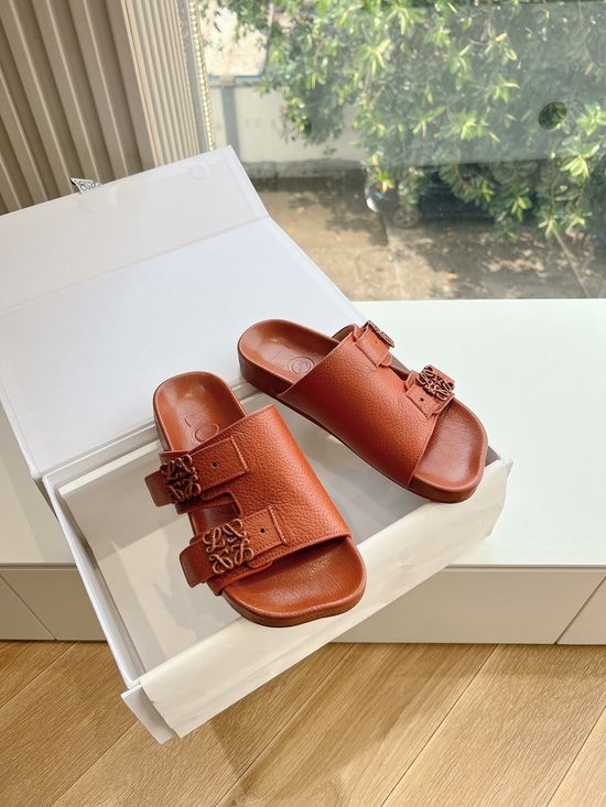 Loewe Vintage Carved Detail Round Toe Casual Sandals
