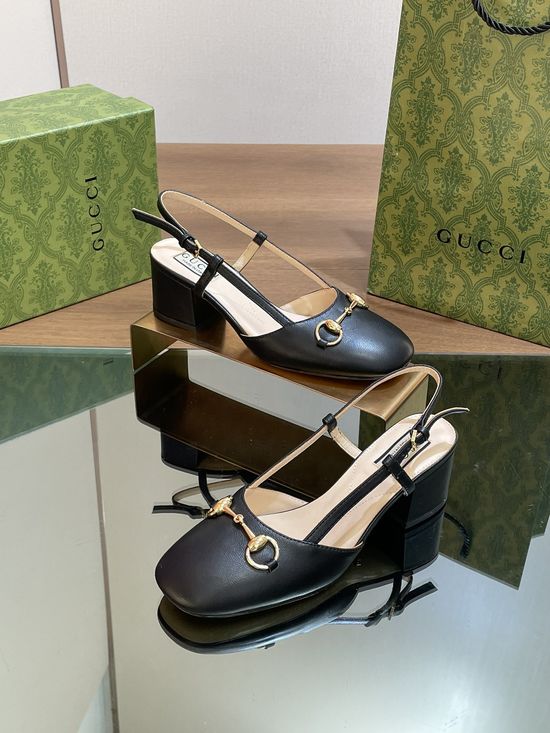 Gucci Metallic Leather Block Heel Sandals With Buckle Decor