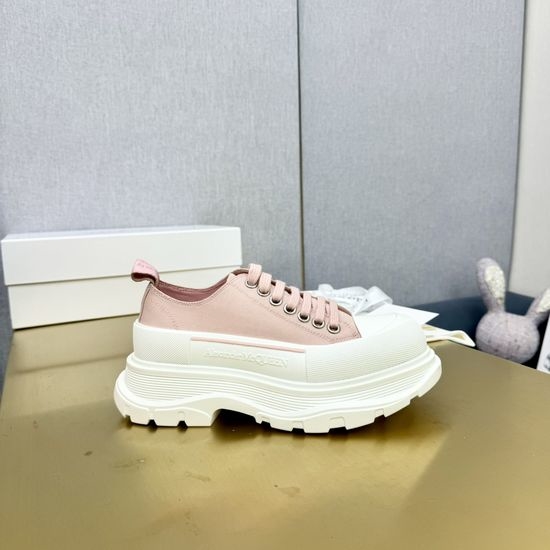 McQueen Premium Classic Casual Sneakers Soft Leather Lining Thick Sole