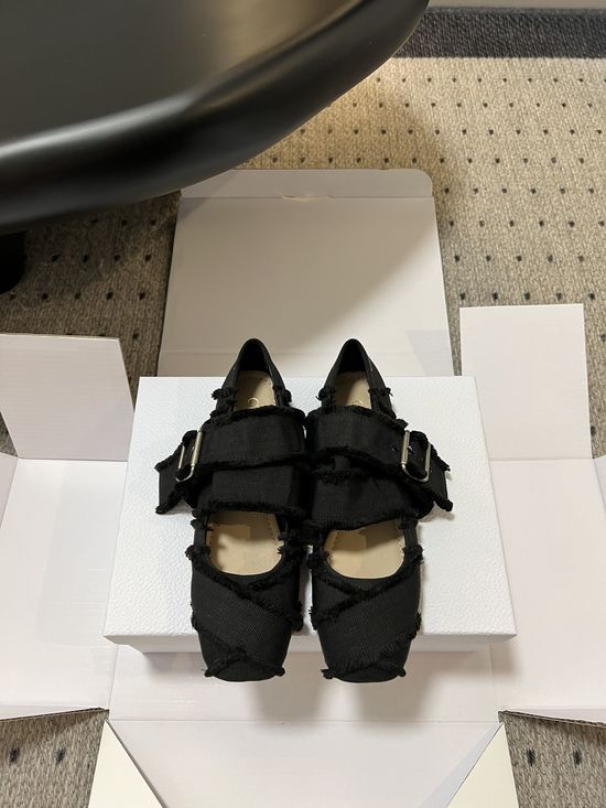 Christian Dior Elegant Soft Sole Ballet Flats for Daily Wear