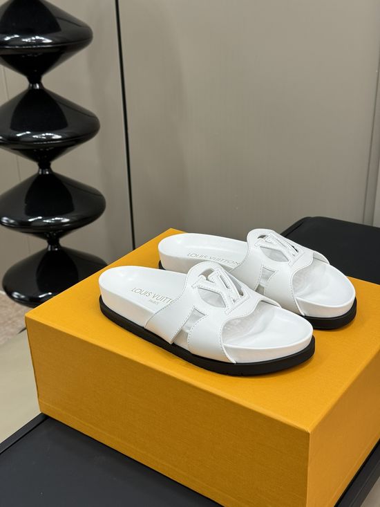 Louis Vuitton Embossed Logo Leather Thick Sole Comfortable Slides