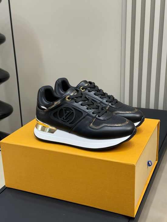 Louis Vuitton Elevated Casual Sneakers with Enhanced Comfort Design
