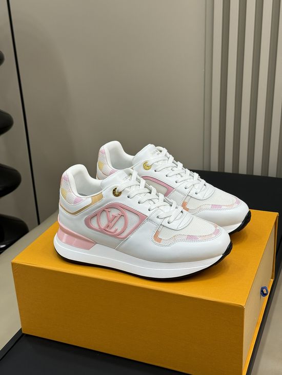Louis Vuitton Elevated Casual Sneakers with Enhanced Comfort Design