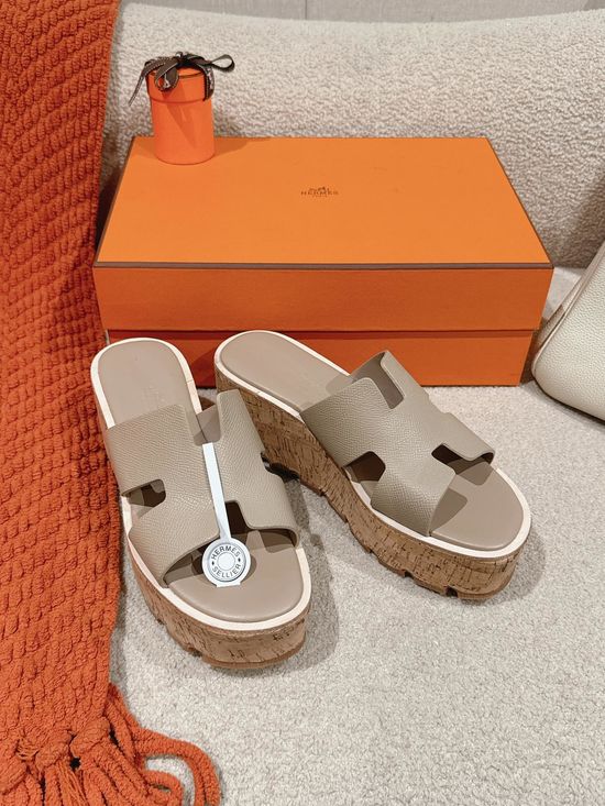 Hermes Versatile Suede Trim Sandals Exquisite Craftsmanship Non-slip Sole