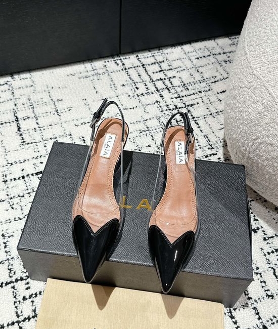 Alaia Patent Leather Heart Decor Heeled Sandals Elegant Style