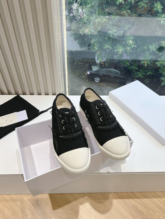 Maison Margiela Split Toe Canvas Casual Comfortable Slip On Sneakers