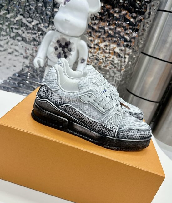 Louis Vuitton LV Premium Washed Leather Retro Basketball Sneakers Comfortable Non-slip